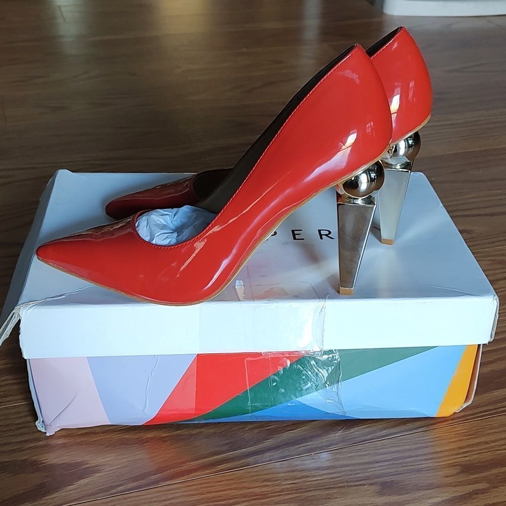 Katy Perry Terracota The Memphis Smooth Patent Heel  Sz 6.5